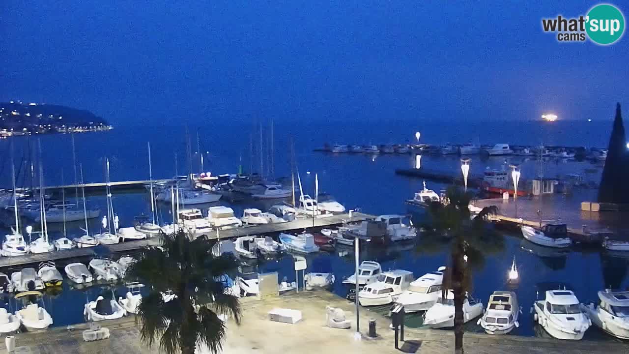 Webcam Koper – Panorama des Jachthafens und der Promenade vom Hotel Grand Koper