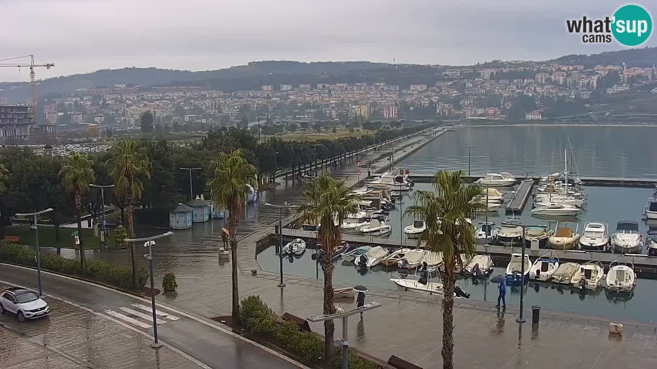 Webcam Koper – Panorama de la marina et de la promenade depuis le Grand Hotel Koper