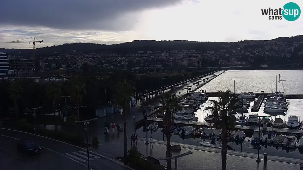 Webcam Koper – Panorama of the marina and promenade from the Grand Hotel Koper