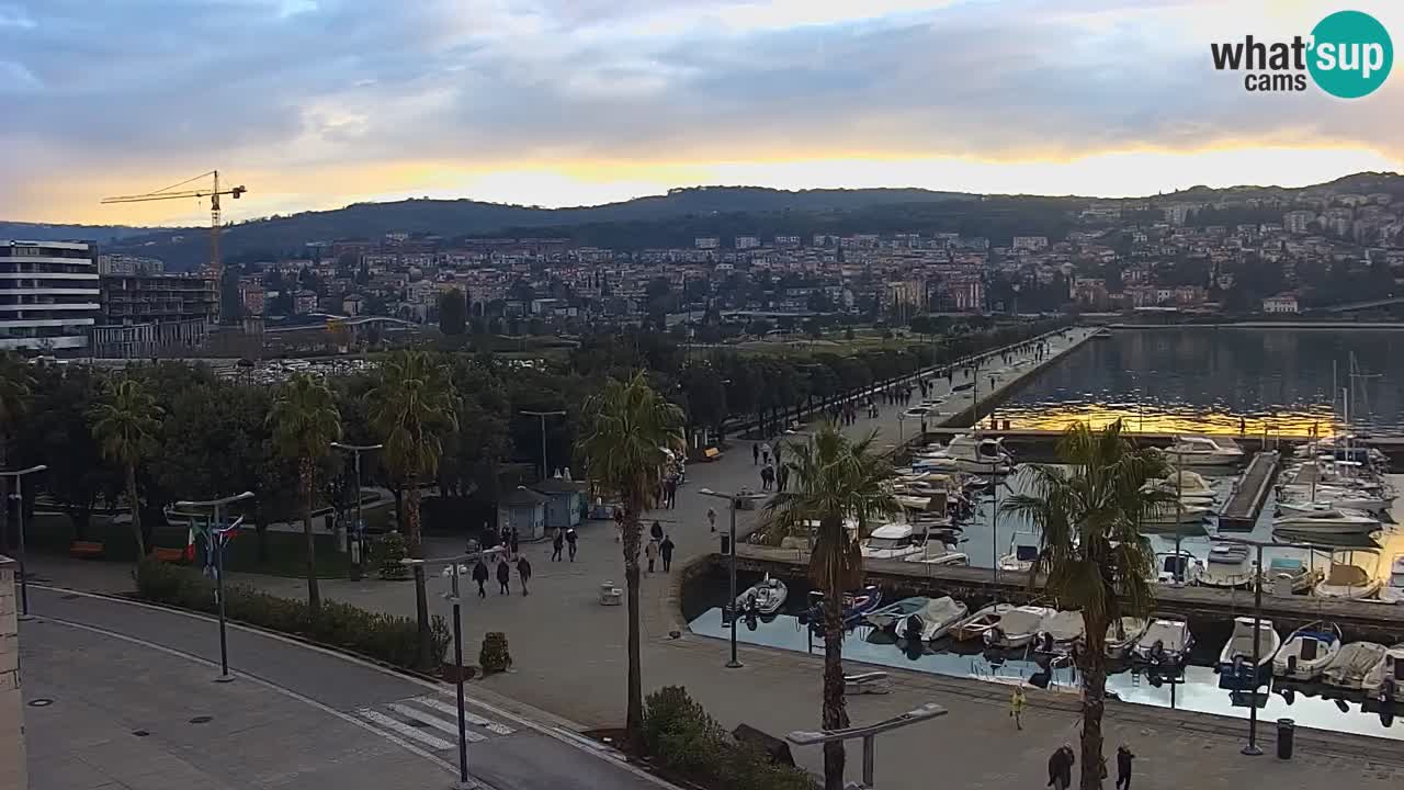 Webcam Koper – Panorama of the marina and promenade from the Grand Hotel Koper