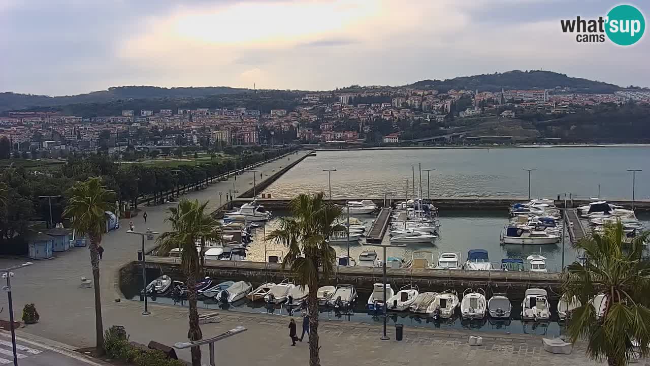 Webcam Koper – Panorama de la marina et de la promenade depuis le Grand Hotel Koper