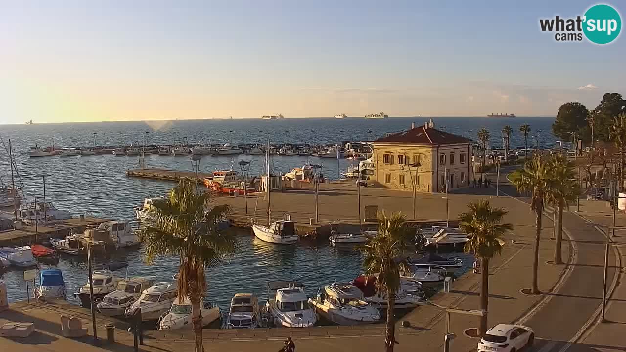 Camera en vivo Koper – puerto deportivo y paseo marítimo desde el Hotel Grand Koper