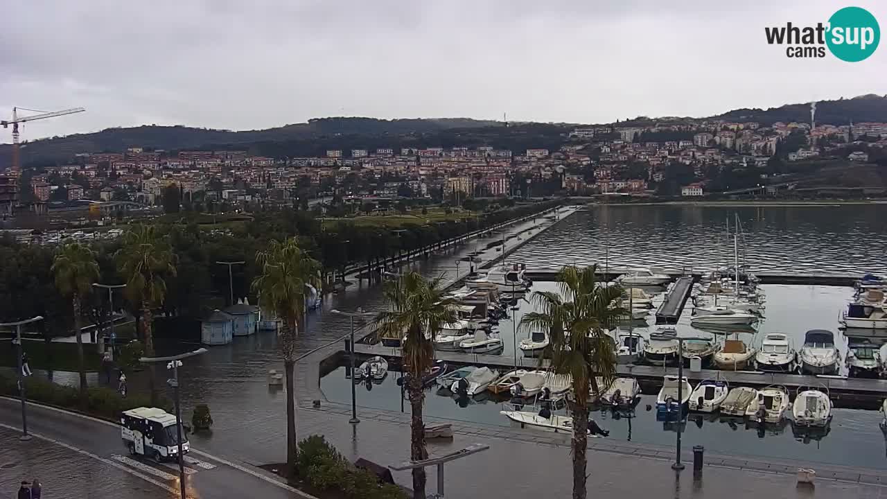 Webcam Koper – Panorama de la marina et de la promenade depuis le Grand Hotel Koper