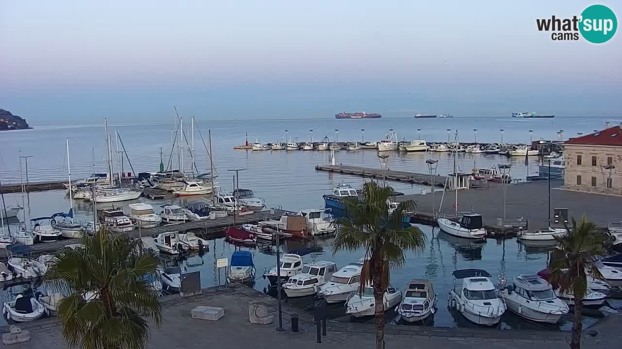 Webcam Koper – Panorama de la marina et de la promenade depuis le Grand Hotel Koper