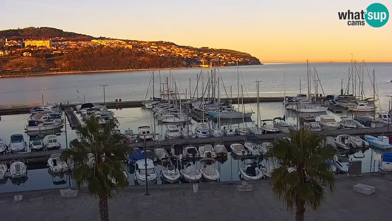 Web kamera Koper – marina i promenada – hotel Grand Koper