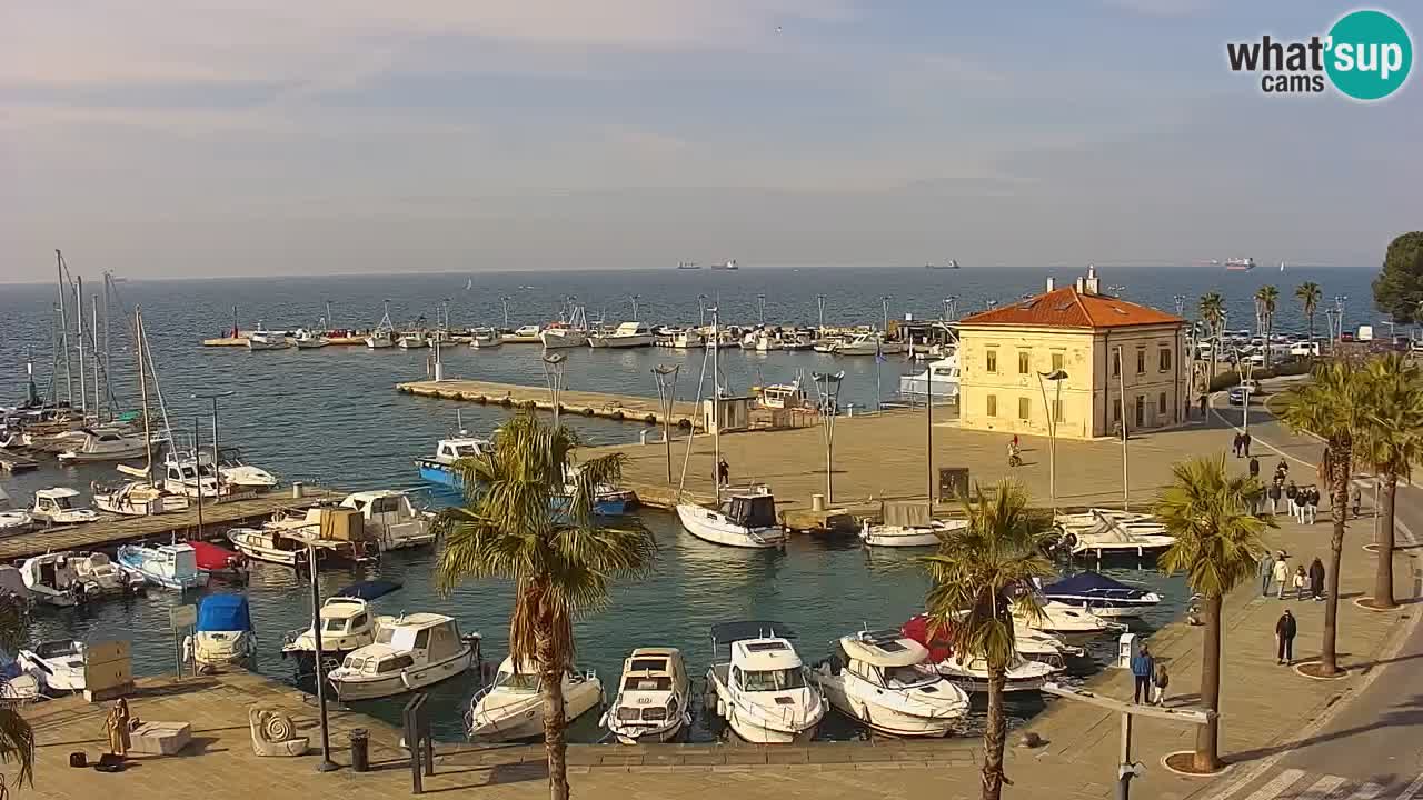 Webcam Koper – Panorama des Jachthafens und der Promenade vom Hotel Grand Koper