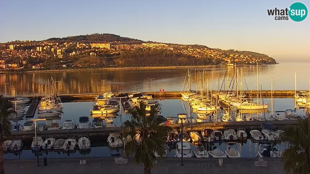 Camera en vivo Koper – puerto deportivo y paseo marítimo desde el Hotel Grand Koper