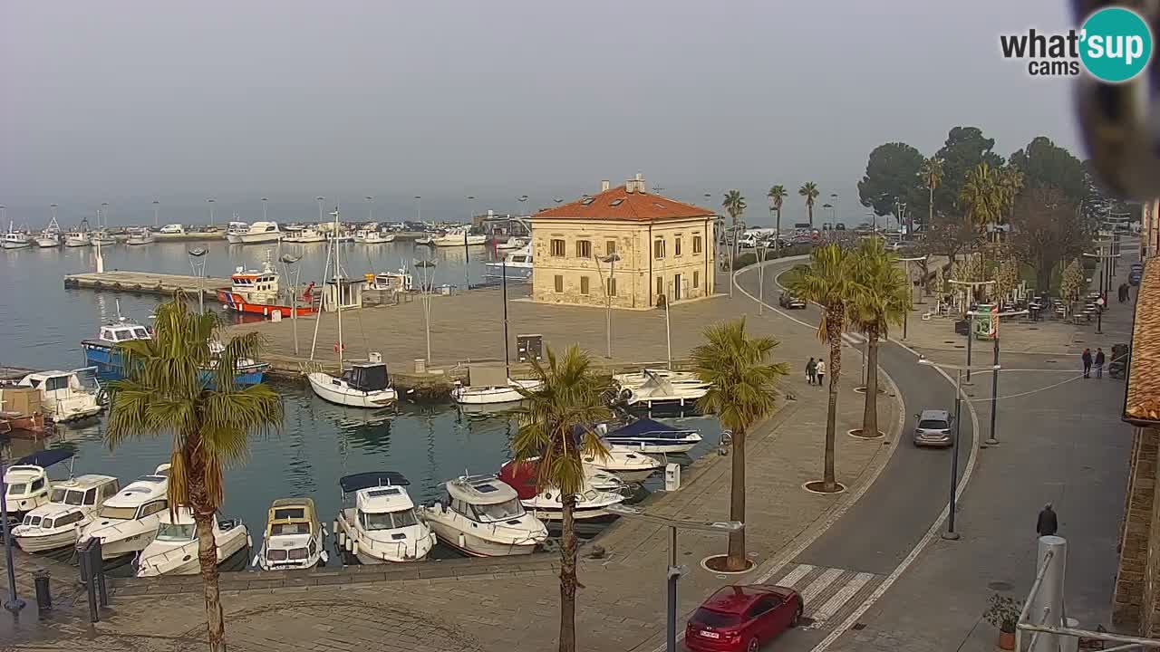 Webcam Koper – Panorama des Jachthafens und der Promenade vom Hotel Grand Koper