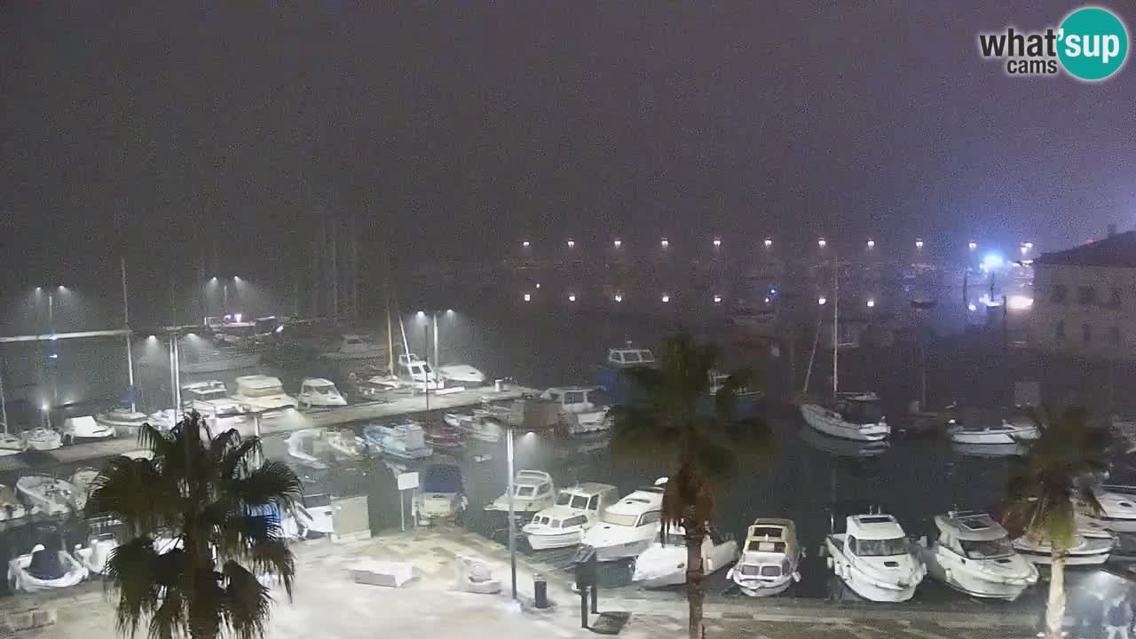 Webcam Koper – Panorama des Jachthafens und der Promenade vom Hotel Grand Koper