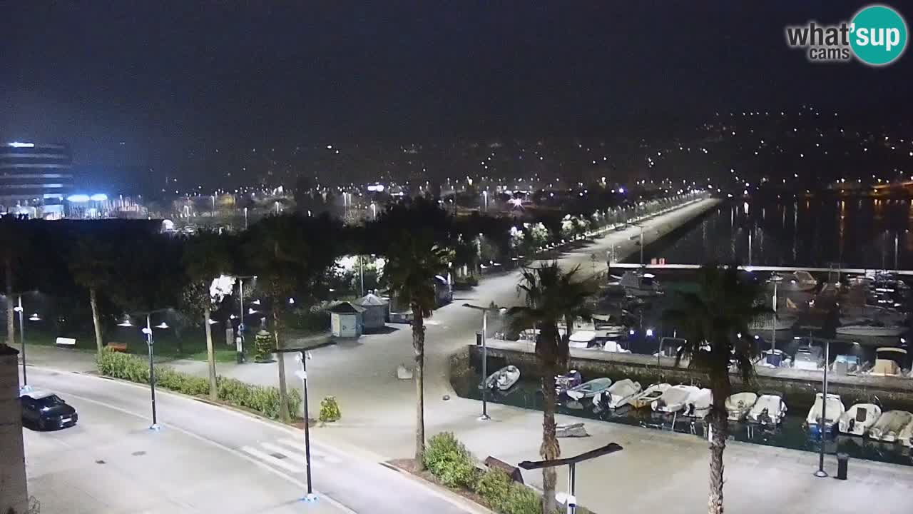Webcam Koper – Panorama des Jachthafens und der Promenade vom Hotel Grand Koper