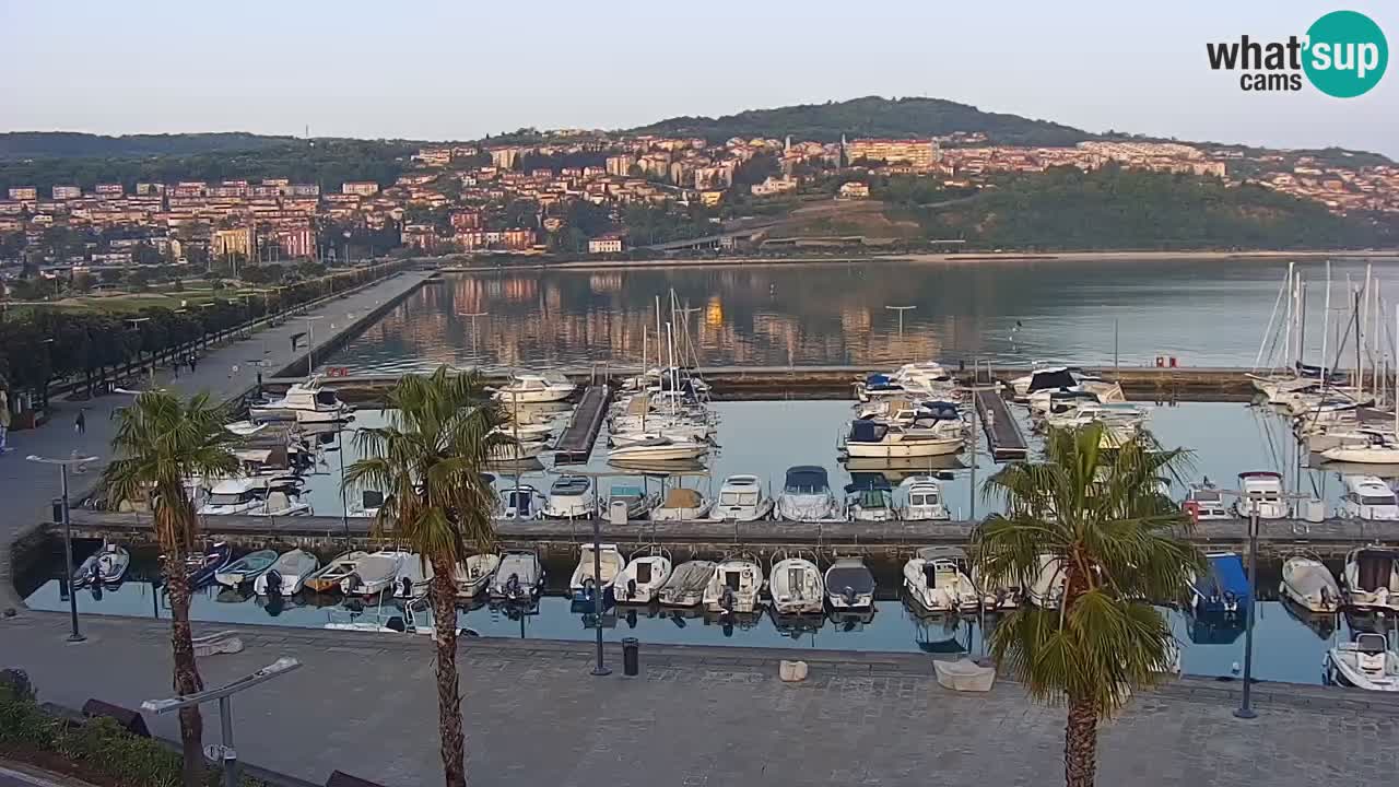 Camera en vivo Koper – puerto deportivo y paseo marítimo desde el Hotel Grand Koper