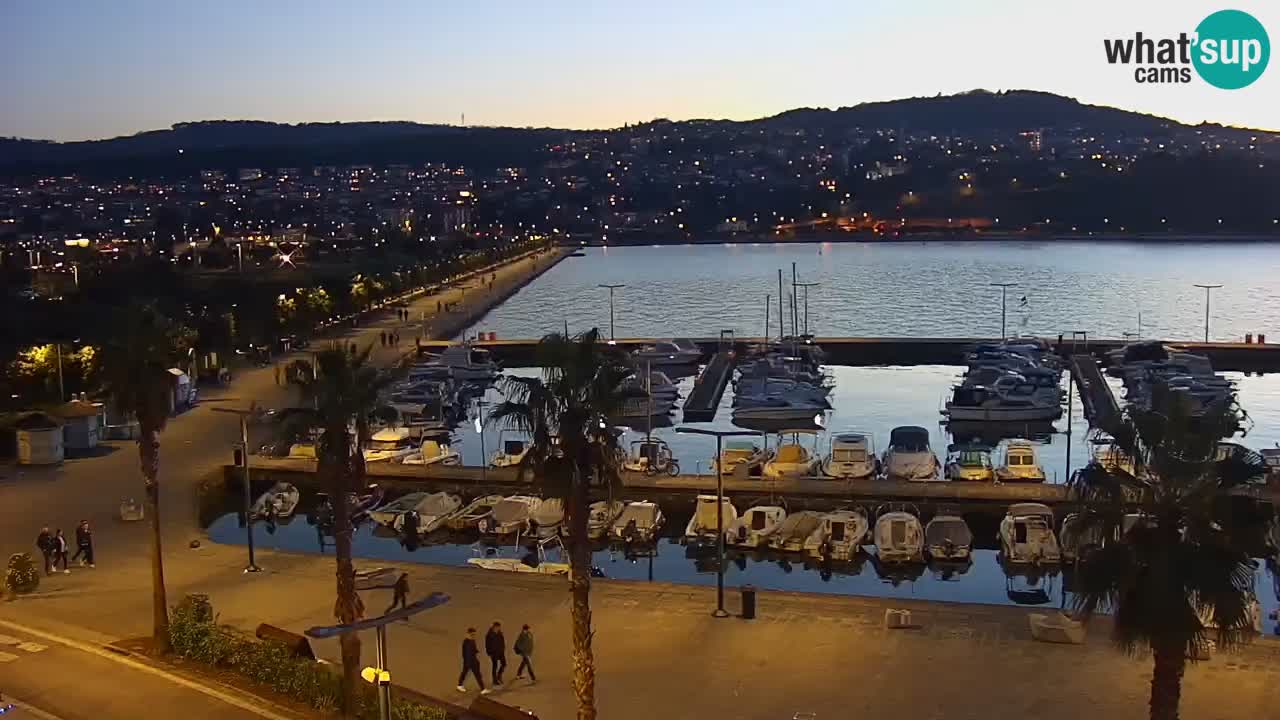 Camera en vivo Koper – puerto deportivo y paseo marítimo desde el Hotel Grand Koper