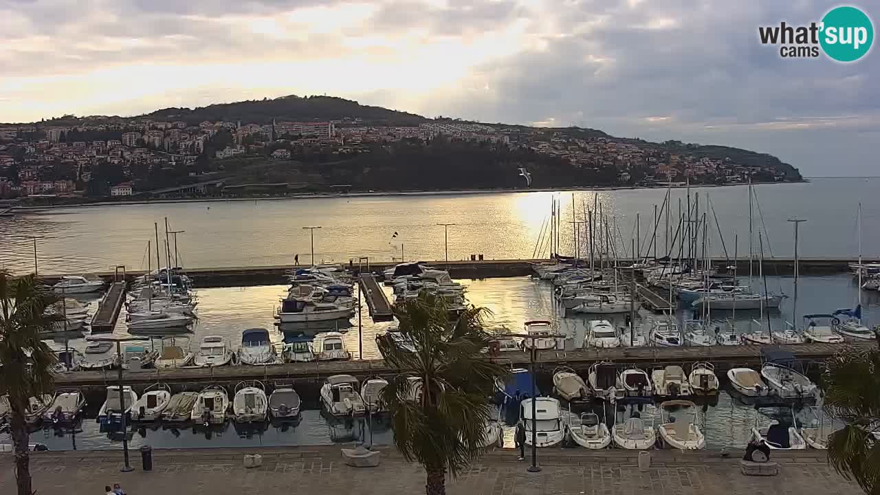 Webcam Koper – Panorama de la marina et de la promenade depuis le Grand Hotel Koper