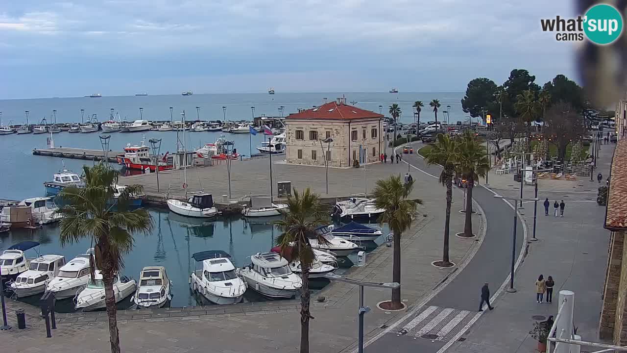Spletna kamera Koper – Panorama na marino in promenado s Hotela Grand Koper