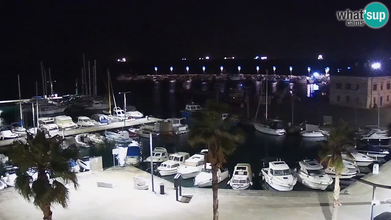 Webcam Koper – Panorama des Jachthafens und der Promenade vom Hotel Grand Koper