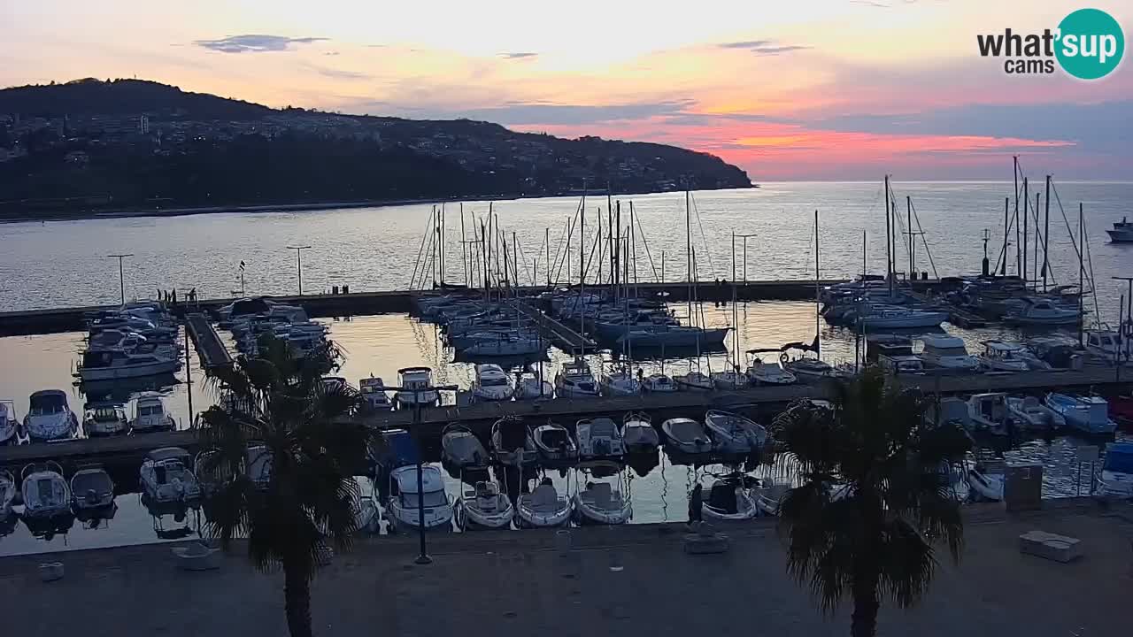Webcam Koper – Panorama of the marina and promenade from the Grand Hotel Koper