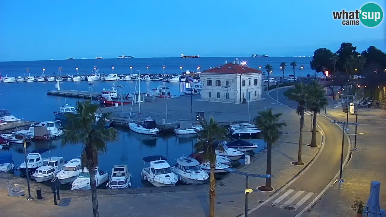 Webcam Koper – Panorama of the marina and promenade from the Grand Hotel Koper