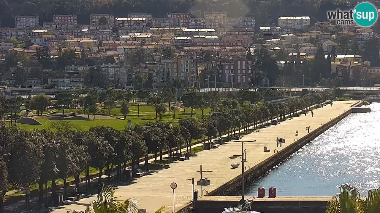 Webcam Koper – Panorama of the marina and promenade from the Grand Hotel Koper