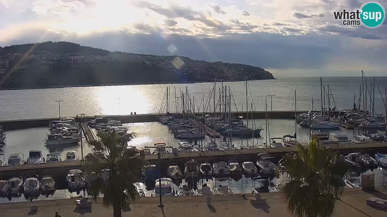 Webcam Koper – Panorama of the marina and promenade from the Grand Hotel Koper