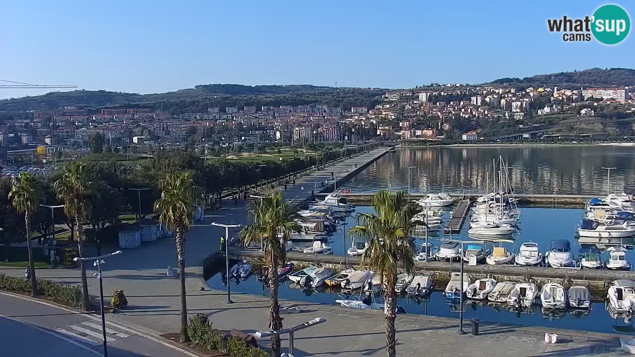 Webcam Koper – Panorama des Jachthafens und der Promenade vom Hotel Grand Koper