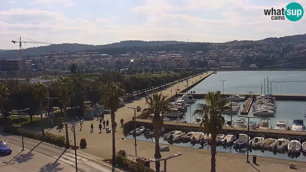 Webcam Koper – Panorama des Jachthafens und der Promenade vom Hotel Grand Koper
