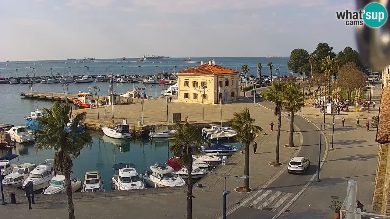 Spletna kamera Koper – Panorama na marino in promenado s Hotela Grand Koper