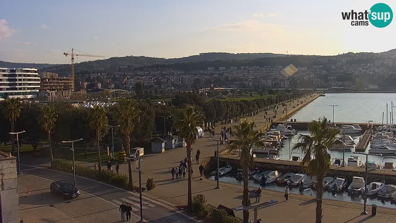 Webcam Koper – Panorama of the marina and promenade from the Grand Hotel Koper