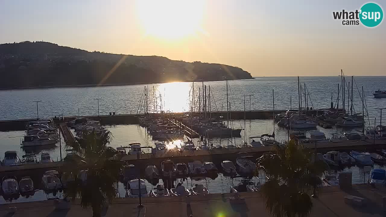 Webcam Koper – Panorama of the marina and promenade from the Grand Hotel Koper