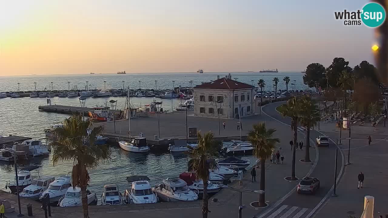 Webcam Koper – Panorama de la marina et de la promenade depuis le Grand Hotel Koper