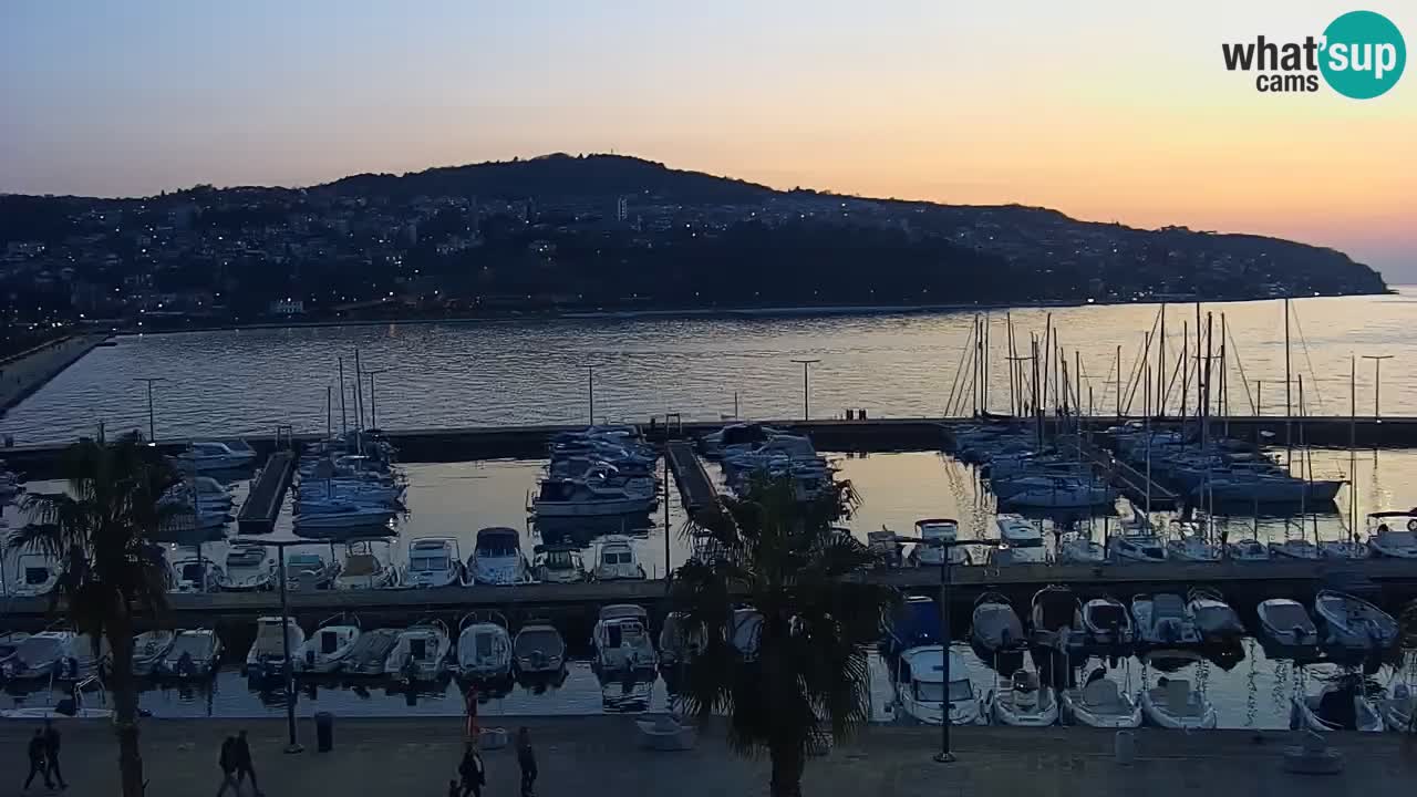 Webcam Koper – Panorama of the marina and promenade from the Grand Hotel Koper