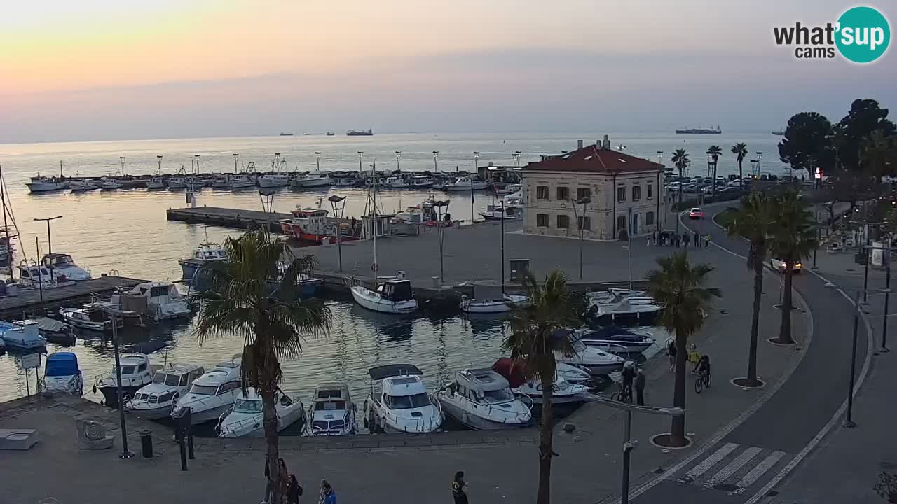 Webcam Koper – Panorama de la marina et de la promenade depuis le Grand Hotel Koper