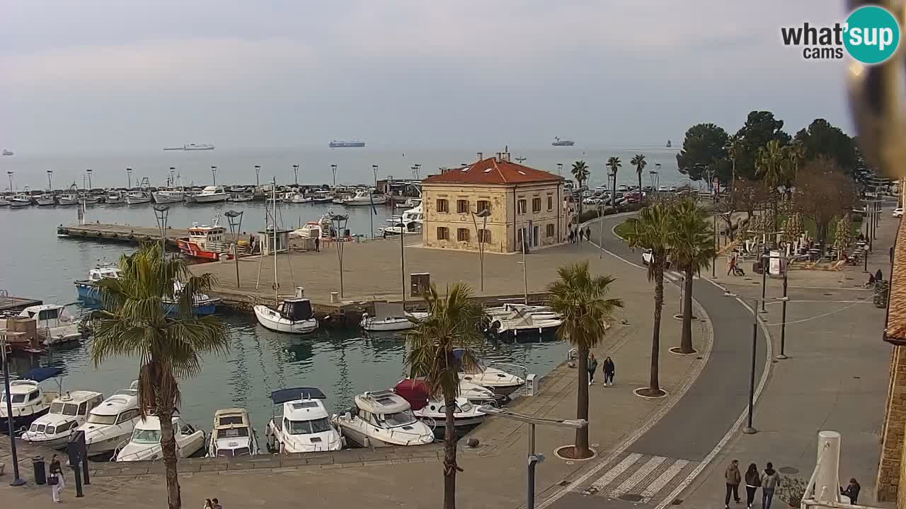 Webcam Koper – Panorama of the marina and promenade from the Grand Hotel Koper