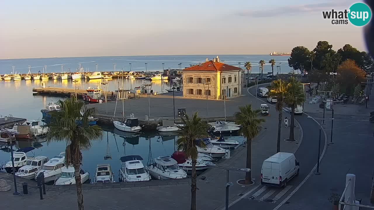 Webcam Koper – Panorama of the marina and promenade from the Grand Hotel Koper