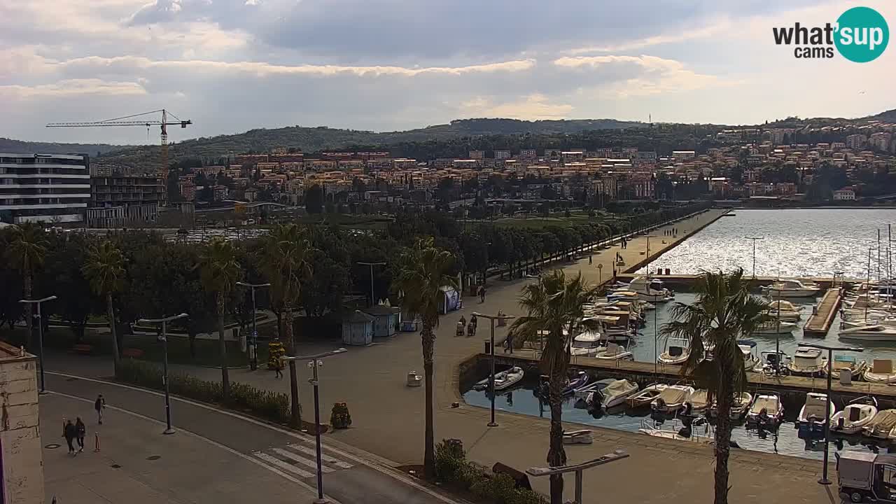 Spletna kamera Koper – Panorama na marino in promenado s Hotela Grand Koper