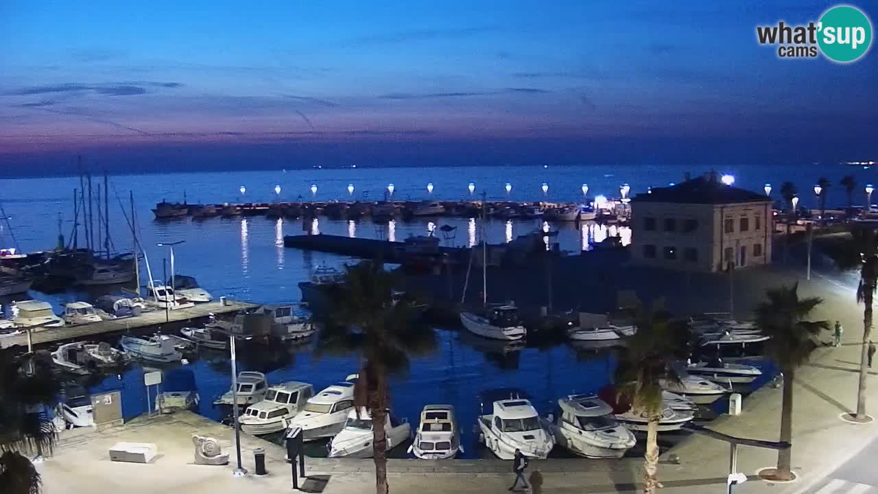 Webcam Koper – Panorama des Jachthafens und der Promenade vom Hotel Grand Koper