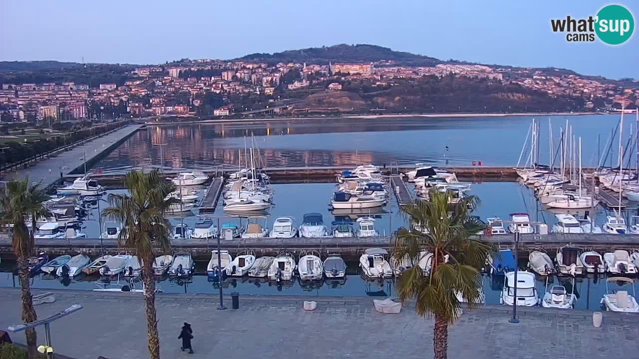 Webcam Koper – Panorama of the marina and promenade from the Grand Hotel Koper