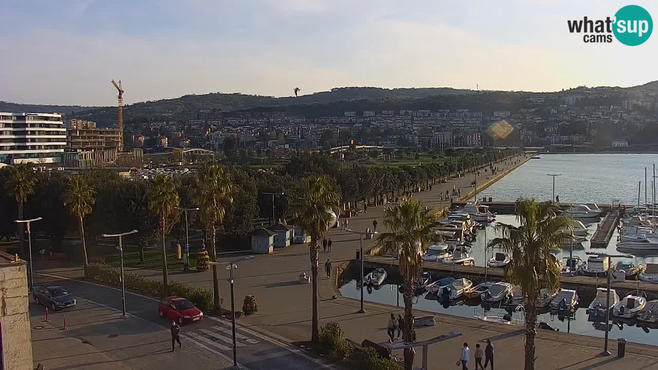 Camera en vivo Koper – puerto deportivo y paseo marítimo desde el Hotel Grand Koper