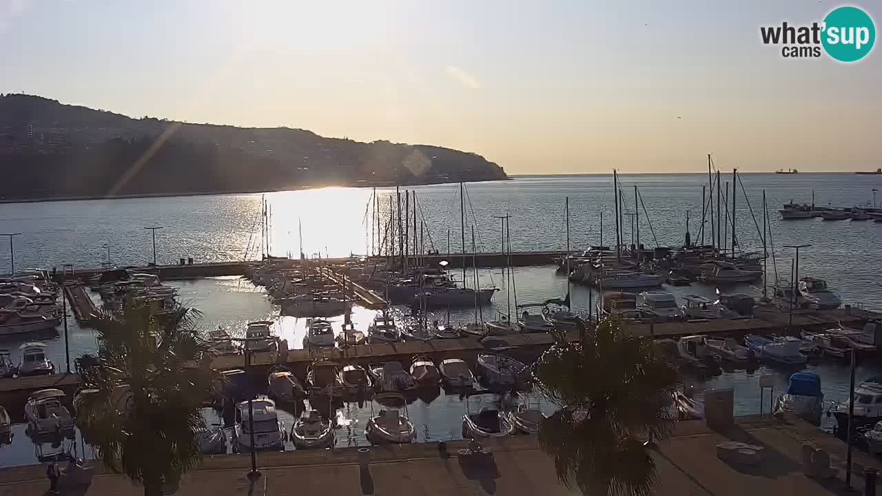Camera en vivo Koper – puerto deportivo y paseo marítimo desde el Hotel Grand Koper