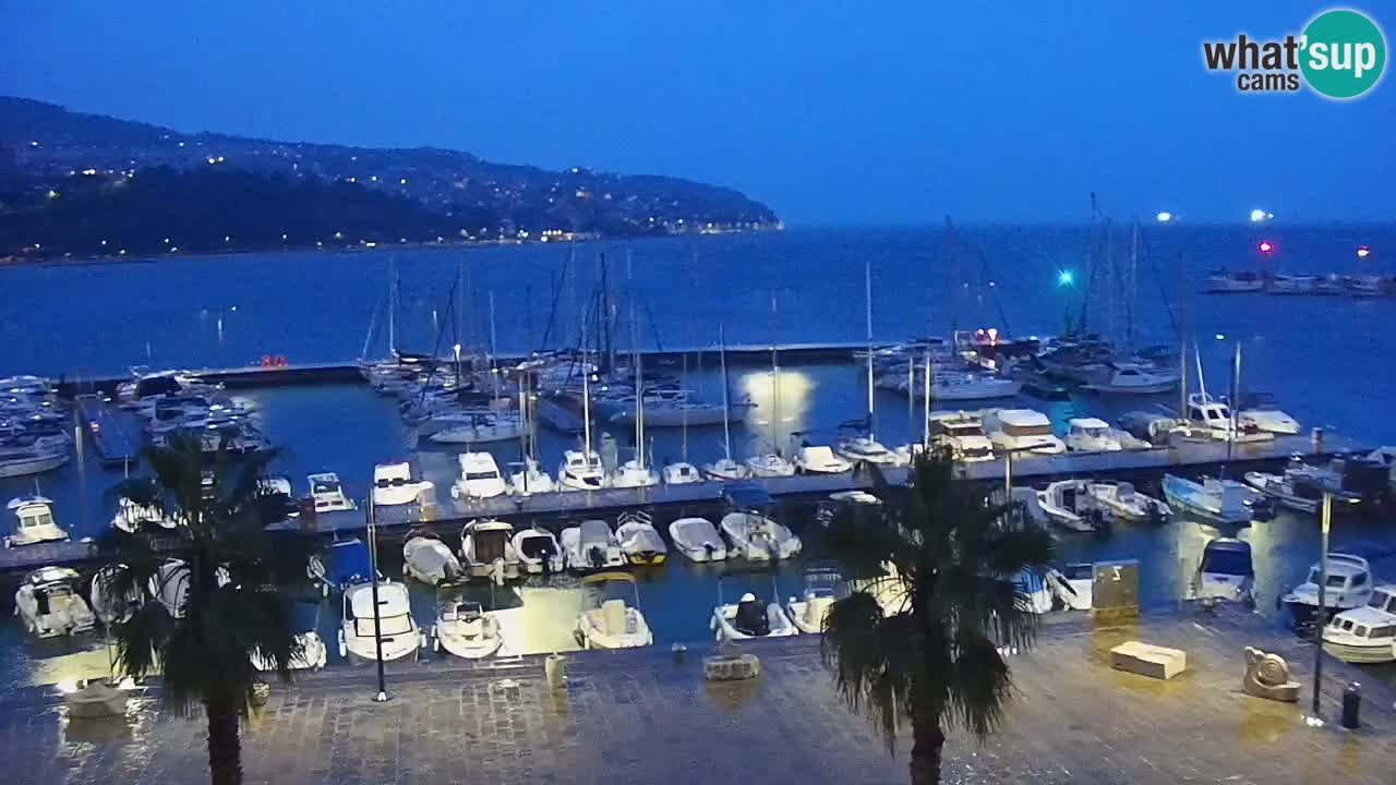 Webcam Koper – Panorama of the marina and promenade from the Grand Hotel Koper