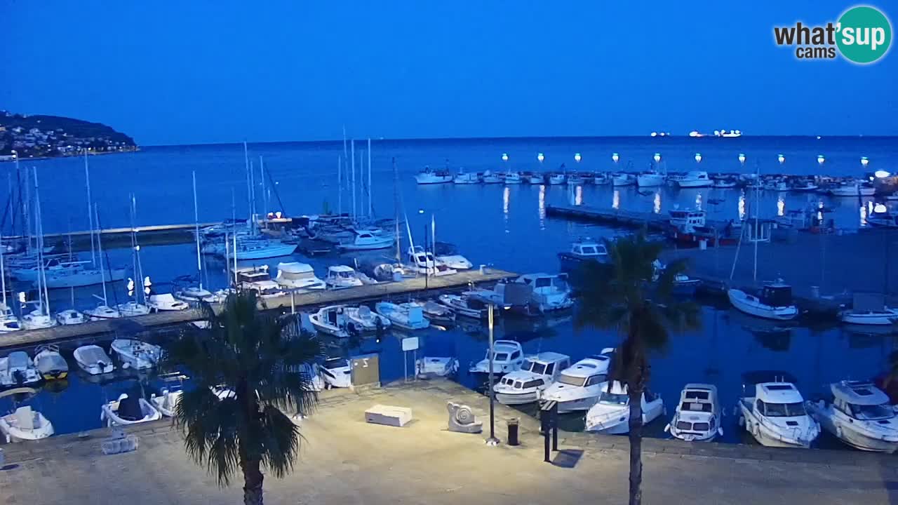 Webcam Koper – Panorama des Jachthafens und der Promenade vom Hotel Grand Koper