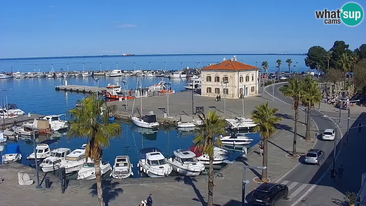 Webcam Koper – Panorama des Jachthafens und der Promenade vom Hotel Grand Koper