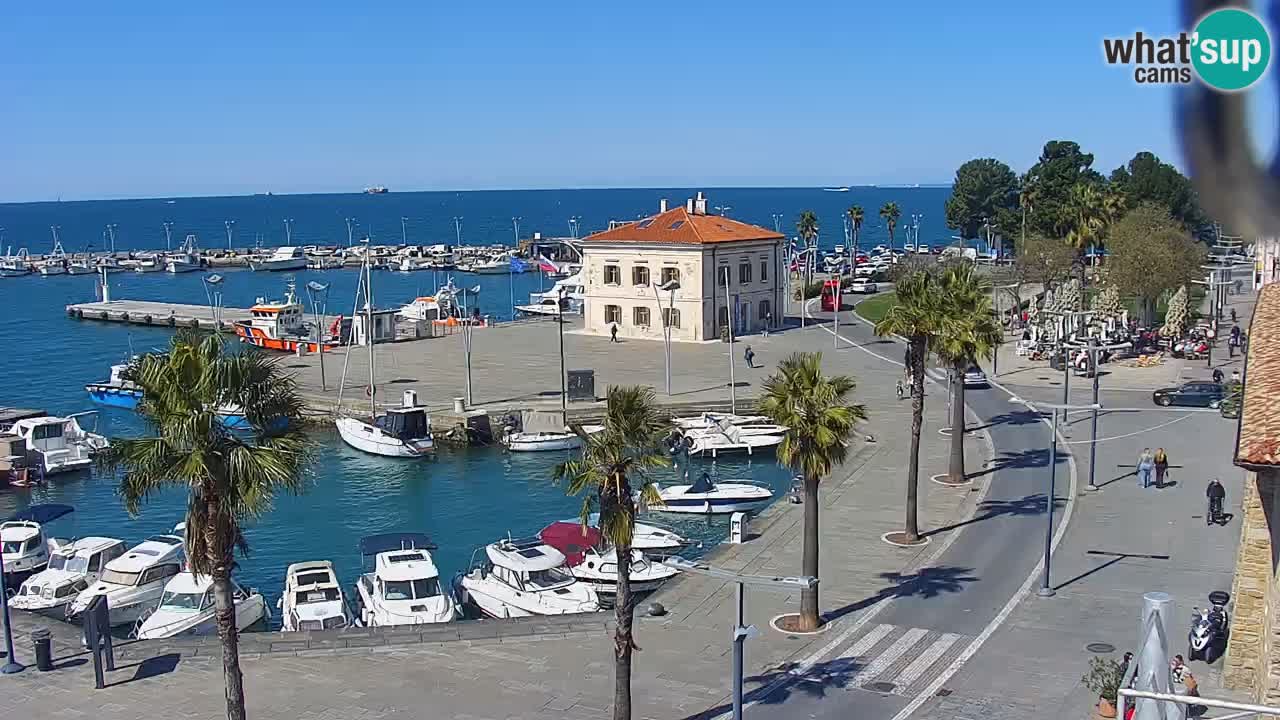 Webcam Koper – Panorama des Jachthafens und der Promenade vom Hotel Grand Koper