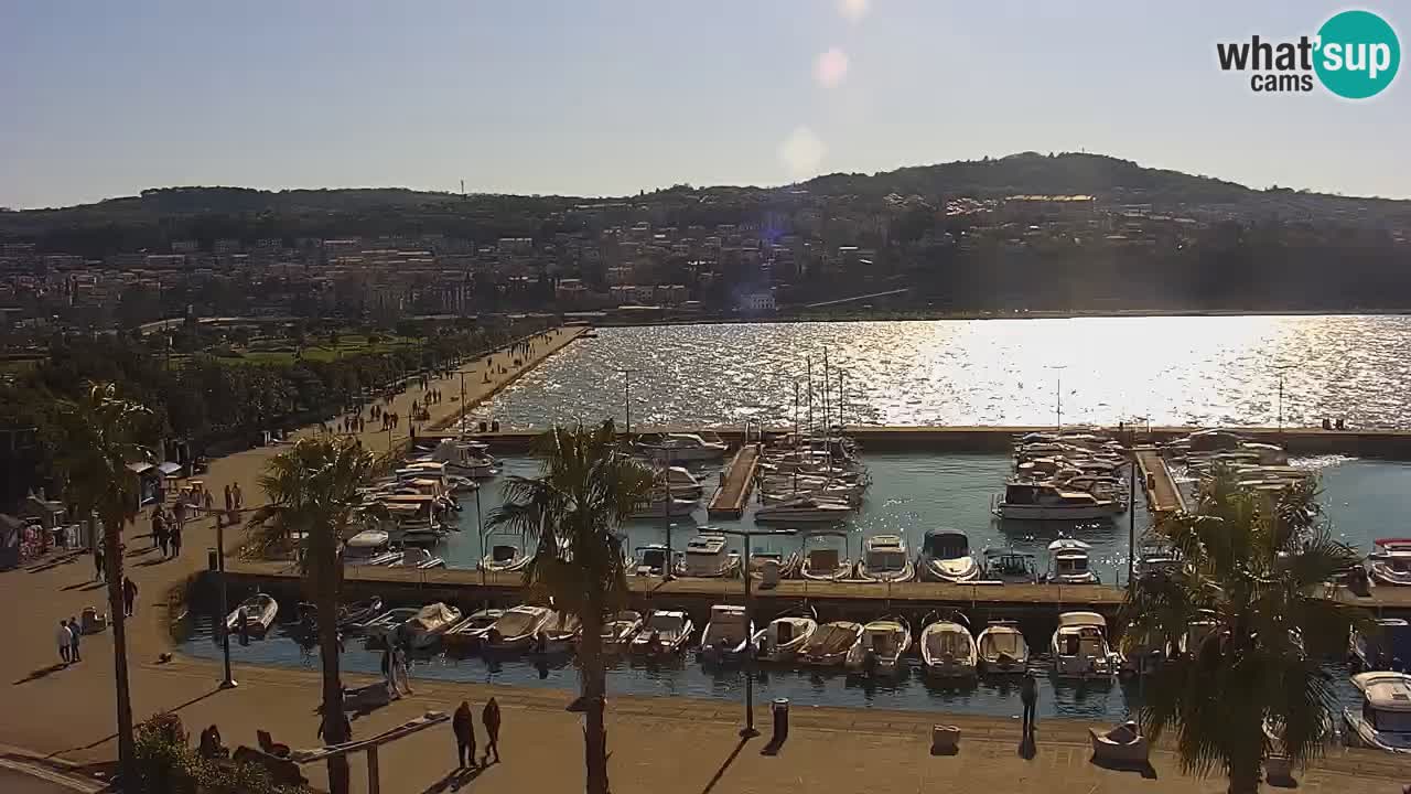 Webcam Koper – Panorama des Jachthafens und der Promenade vom Hotel Grand Koper