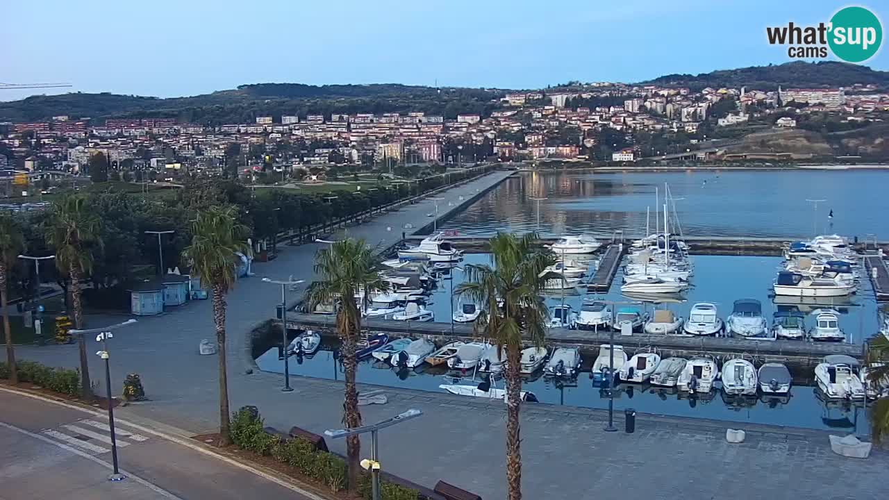 Webcam Koper – Panorama des Jachthafens und der Promenade vom Hotel Grand Koper
