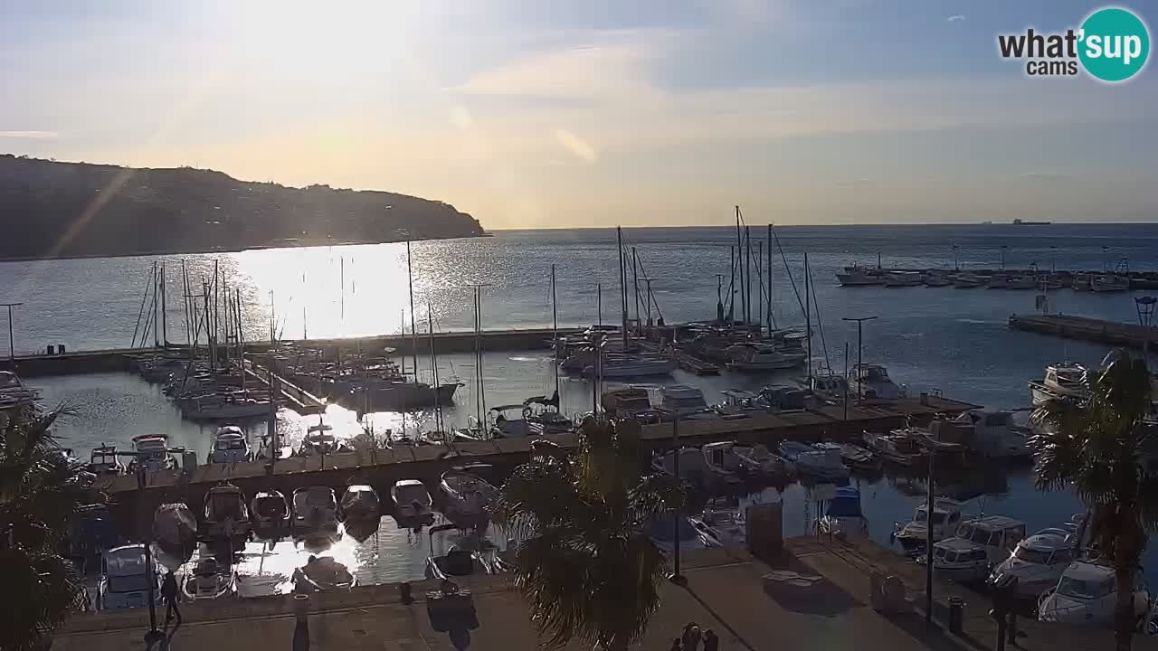 Spletna kamera Koper – Panorama na marino in promenado s Hotela Grand Koper