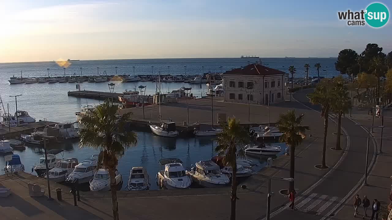 Camera en vivo Koper – puerto deportivo y paseo marítimo desde el Hotel Grand Koper