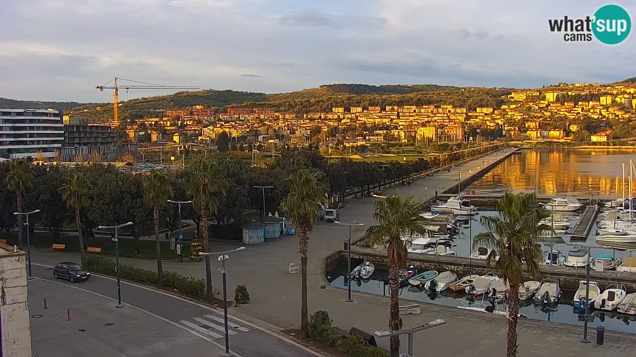Webcam Koper – Panorama of the marina and promenade from the Grand Hotel Koper