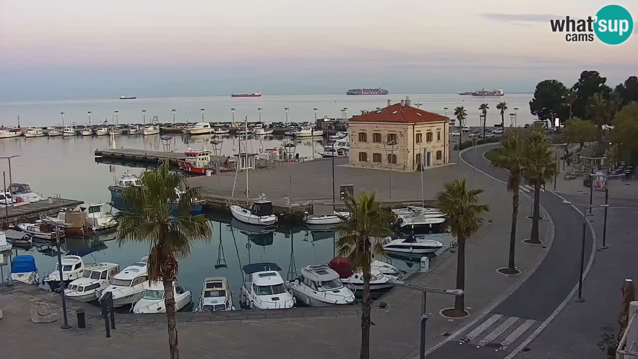 Webcam Koper – Panorama of the marina and promenade from the Grand Hotel Koper