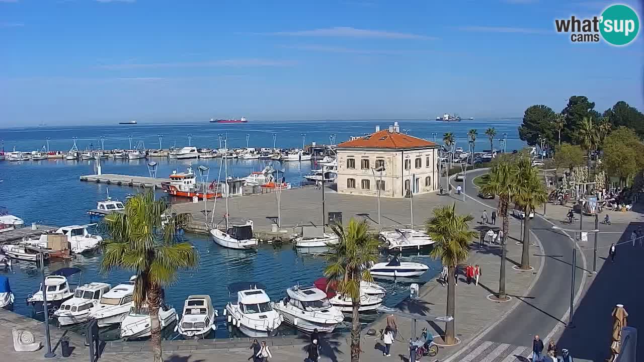 Webcam Koper – Panorama des Jachthafens und der Promenade vom Hotel Grand Koper