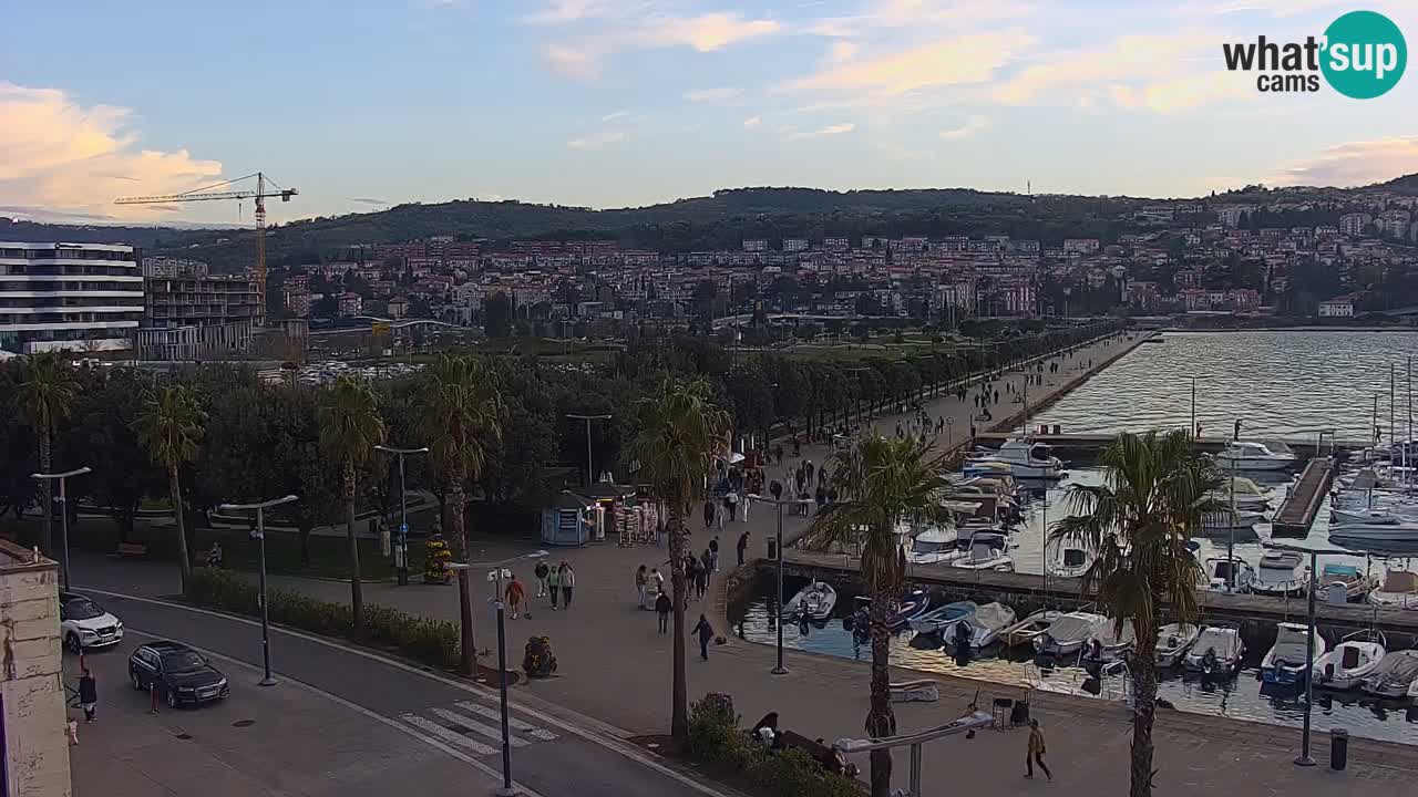 Webcam Koper – Panorama de la marina et de la promenade depuis le Grand Hotel Koper